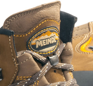 Tuhti ja tukeva iltti, jossa on pehmeä yläosa.